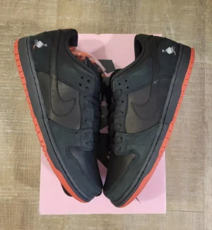 Nike SB Dunk Low Black Pigeon